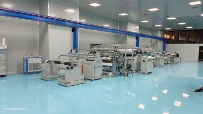 เครื่องเคลือบ UV ที่มีความทนทานสูงสําหรับวิธีเคลือบ