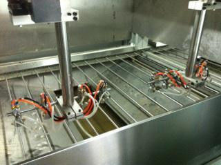 กระปุกปลอมอาหาร ถังกันน้ําเคลือบประสิทธิภาพสูง สายการผลิตการฉีดอัตโนมัติ