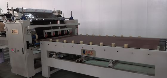 เครื่องเคลือบ UV เคลือบเงา PVC Conveyor Spot UV Machine ออฟไลน์เครื่องเคลือบ UV โรงงาน