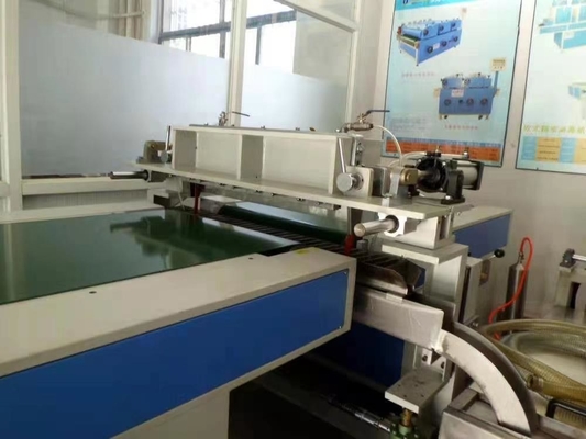 50m / Min 920mm ความกว้าง UV Curtain Coater สำหรับวัสดุรองเท้าฟองน้ำ EVA PE