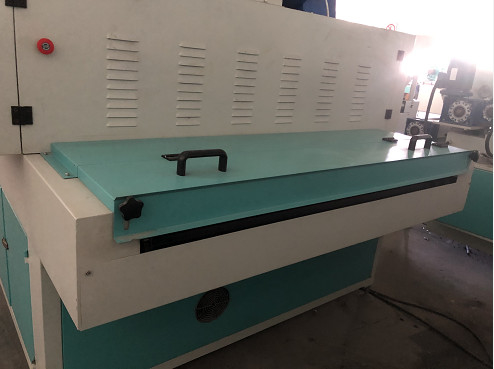 เครื่องบํารุง UV ประหยัดพลังงาน กับ 8000 ชั่วโมง ชีวิต 365nm UV Lamp
