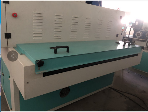 เครื่องเคลือบ Uv Roller 10m / นาที, เครื่องเคลือบและบ่ม Uv 3KW