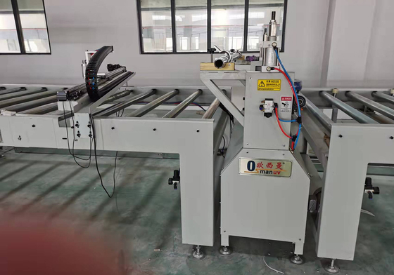 เครื่องเคลือบผนังขนาด 1600 มม พร้อมระบบควบคุม PLC ความเร็วการล่อกลับ 0-100m/min