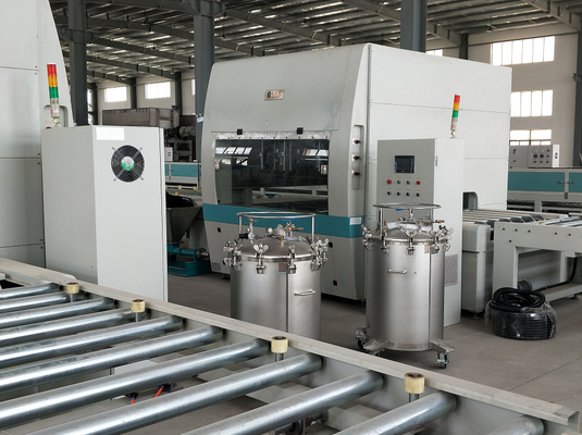 ระบบเคลือบสเปรย์ควบคุม PLC / HMI พร้อมความเร็วในการเคลือบ 0-3m / นาที
