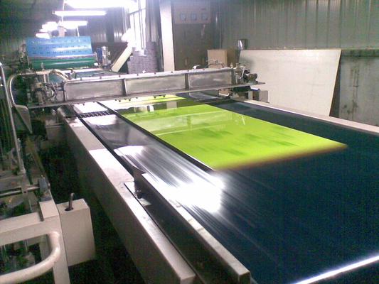 50m / Min 920mm ความกว้าง UV Curtain Coater สำหรับวัสดุรองเท้าฟองน้ำ EVA PE