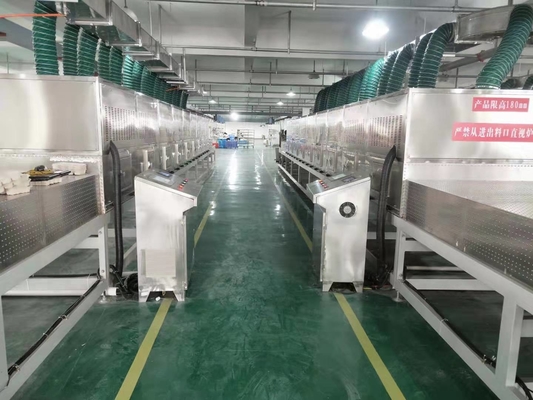 17530mm × 1600mm × 1100mm เครื่องแห้งไมโครเวฟแบบว่างสําหรับควบคุมอุณหภูมิที่แม่นยําที่ 80C
