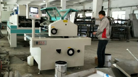 Effecive ความกว้าง Uv จิตรกรรม MDF เครื่องเคลือบสเปรย์ 180m / นาที 620mm
