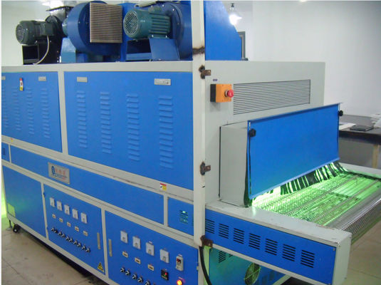 AC220V 50HZ แหล่งไฟฟ้า เครื่องรักษา UV สําหรับพื้นที่ 300mm * 400mm ด้วยหลอดไฟ 365nm